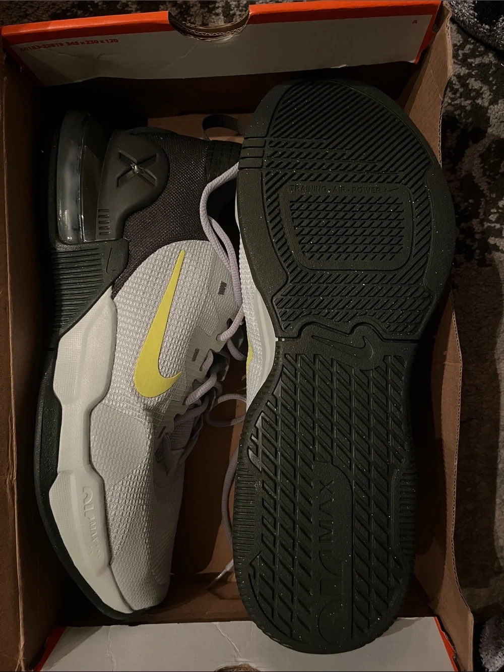 Nike Men’s Sneakers - White and Yellow